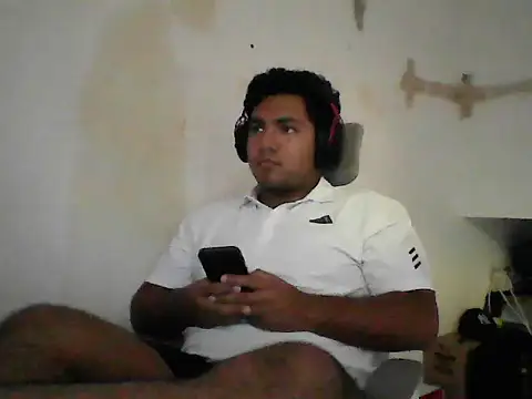 Snapshot of DCHOI_22 chatting on 10.25.25 DCHOI 22 online show from 10.25.25