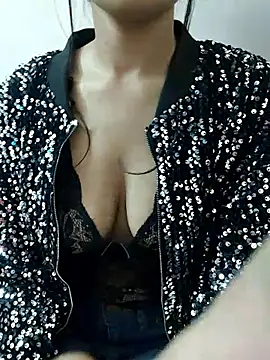 KARISHMA-STRIP online show from 10.07.25