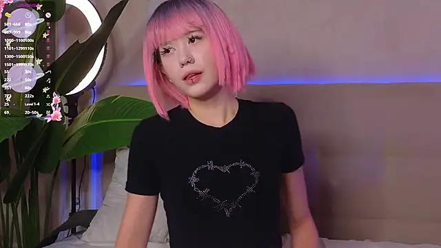 Snapshot of PhyllisSanchez chatting on 11.25.25 PhyllisSanchez online show from 11.25.25