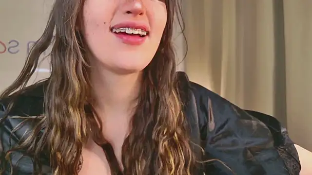 Snapshot of kamila_blush chatting on 11.22.25 kamila blush online show from 11.22.25