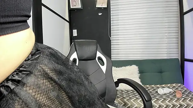 Snapshot of SamaraAnders_ chatting on 11.01.25 SamaraAnders online show from 11.01.25