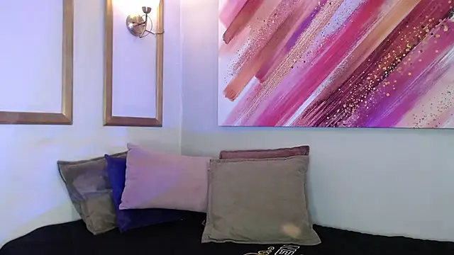 Lucigh  online show from 10.13.25