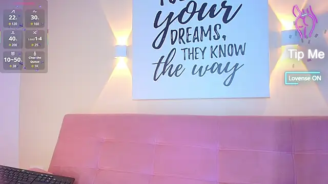 Snapshot of SunnyGilmoree chatting on 11.25.25 SunnyGilmoree online show from 11.25.25