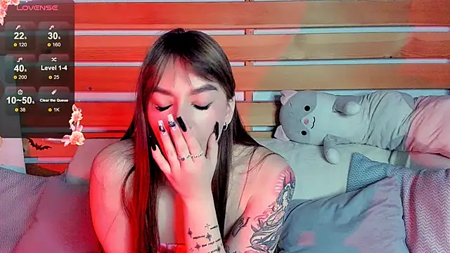 Emily Tylerr online show from 11.16.25