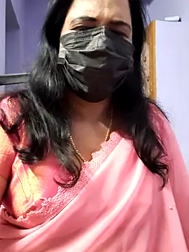 Snapshot of mallu-lover chatting on 10.28.25 mallu-lover online show from 10.28.25