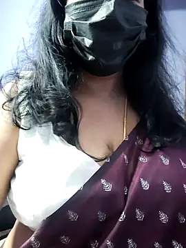 Snapshot of mallu-lover chatting on 11.05.25 mallu-lover online show from 11.05.25