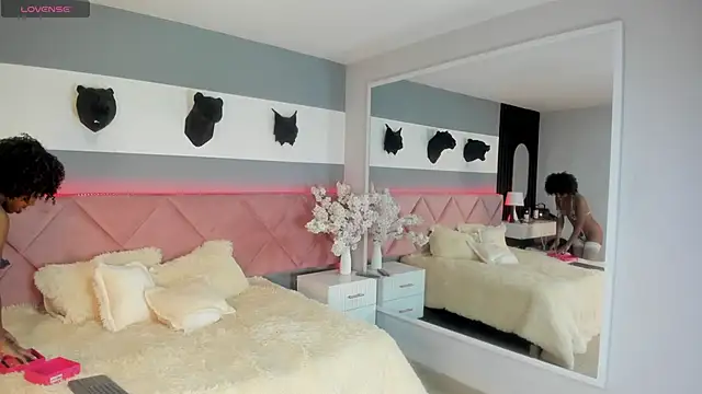 Snapshot of amy_miller1 chatting on 10.15.25 amy miller1 online show from 10.15.25