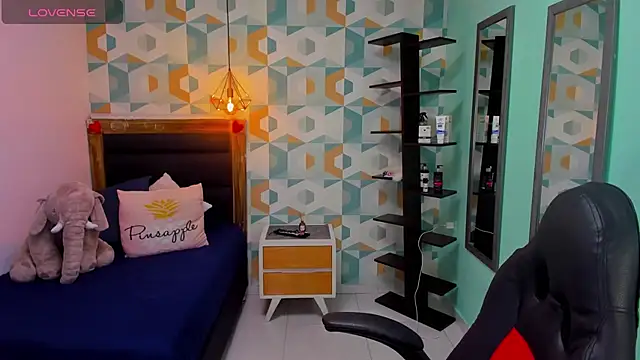 Snapshot of ROSIE_MOSS chatting on 10.17.25 ROSIE MOSS online show from 10.17.25