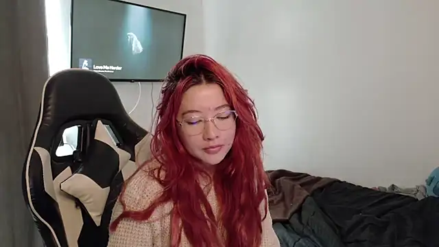 Snapshot of lunnaa_ chatting on 09.09.25 lunnaa online show from 09.09.25