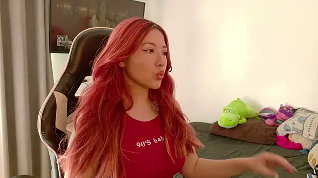 Snapshot of lunnaa_ chatting on 09.11.25 lunnaa online show from 09.11.25