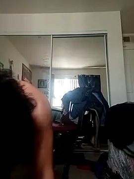 SimoneSays online show from 04.15.26