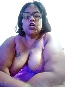 Snapshot of mileesha chatting on 01.20.25 mileesha online show from 01.20.25