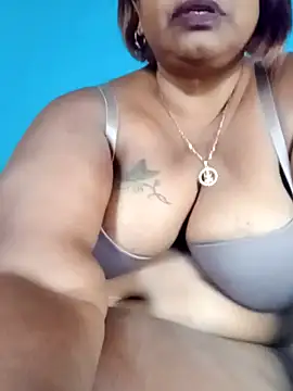 Snapshot of mileesha chatting on 10.09.25 mileesha online show from 10.09.25