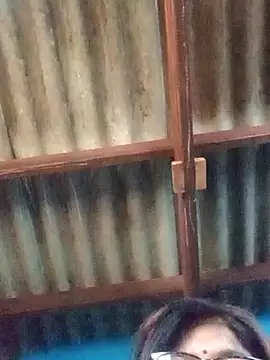 Snapshot of mileesha chatting on 10.21.25 mileesha online show from 10.21.25