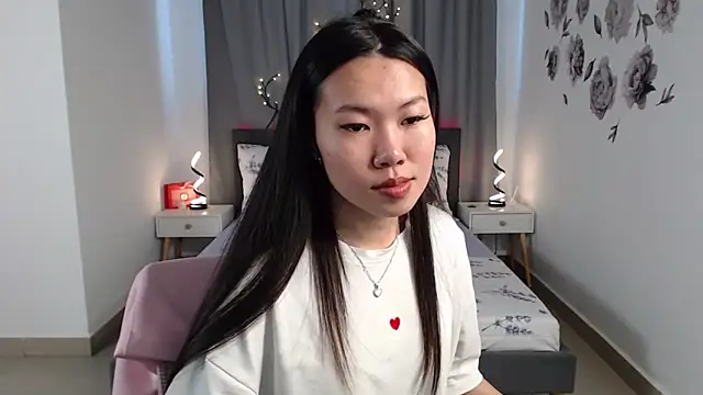 LunaPurrr online show from 09.09.25