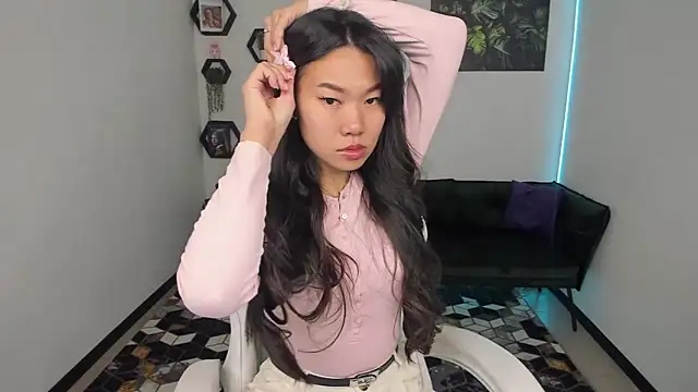 LunaPurrr online show from 10.16.25