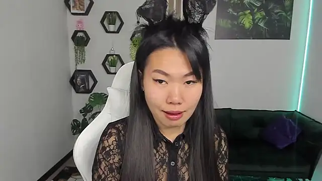 LunaPurrr online show from 10.20.25