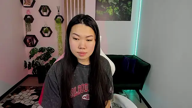 LunaPurrr online show from 01.16.26