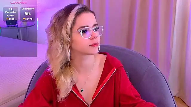 Snapshot of PrincessSlay chatting on 11.14.25 PrincessSlay online show from 11.14.25