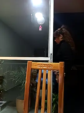 Vikyvoyeur online show from 10.25.25