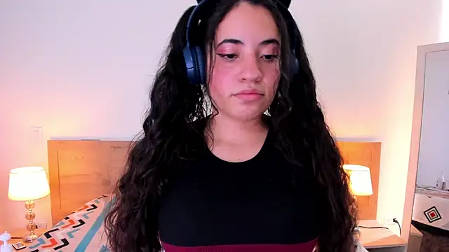 Nicol Chang online show from 10.30.25