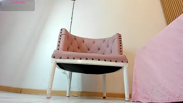 Snapshot of naia_cox chatting on 11.23.25 naia cox online show from 11.23.25