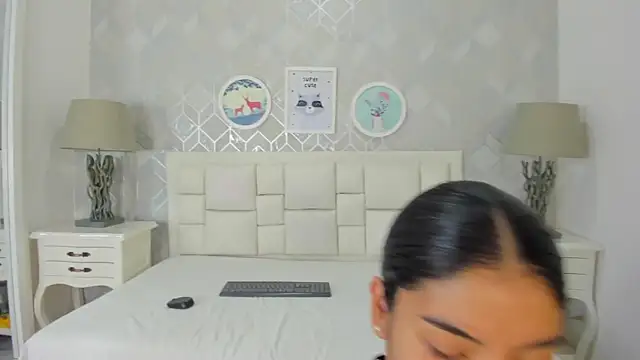 naia cox online show from 04.11.26