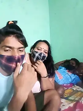 LoveOnStream online show from 10.15.25