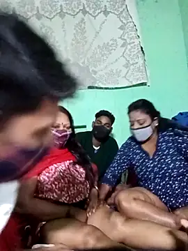 LoveOnStream online show from 11.30.25