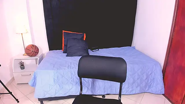 chrstian lewis1 online show from 10.09.25