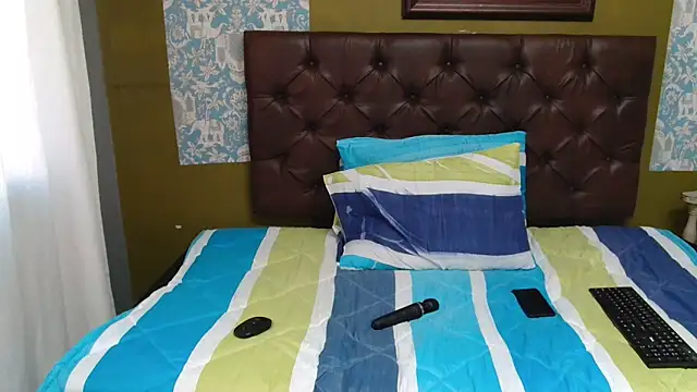 Snapshot of ExoticCandyx chatting on 10.17.25 ExoticCandyx online show from 10.17.25