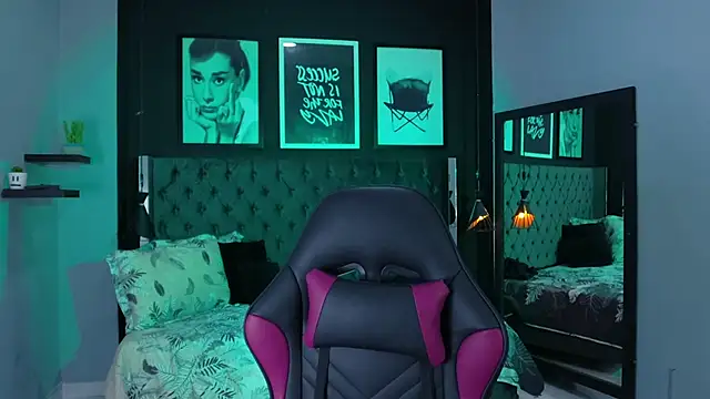 Snapshot of kitty_collins_ chatting on 02.21.26 kitty collins online show from 02.21.26