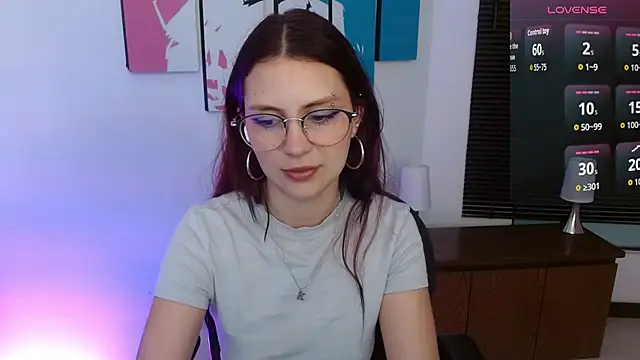 Snapshot of AlanaGarcia19 chatting on 09.18.25 AlanaGarcia19 online show from 09.18.25