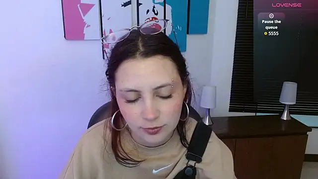 Snapshot of AlanaGarcia19 chatting on 10.15.25 AlanaGarcia19 online show from 10.15.25