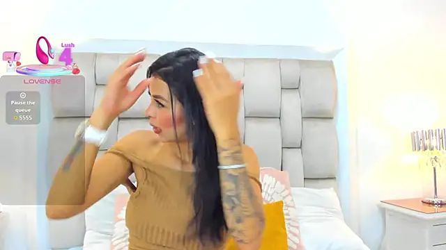 Snapshot of ValerieSoto chatting on 09.25.25 ValerieSoto online show from 09.25.25