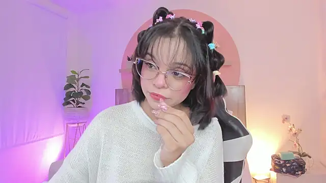 Clara Luu online show from 04.15.26