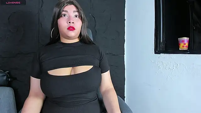 Snapshot of ThaliaBrooks_ chatting on 09.20.25 ThaliaBrooks online show from 09.20.25