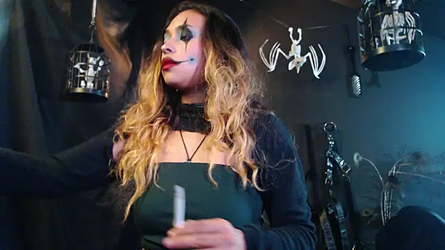 Snapshot of SabaTheCourtesan chatting on 10.22.25 SabaTheCourtesan online show from 10.22.25