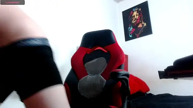 Snapshot of Codyknightt chatting on 10.31.25 Codyknightt online show from 10.31.25