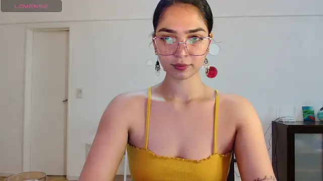 Snapshot of Ariagal chatting on 01.13.26 Ariagal online show from 01.13.26
