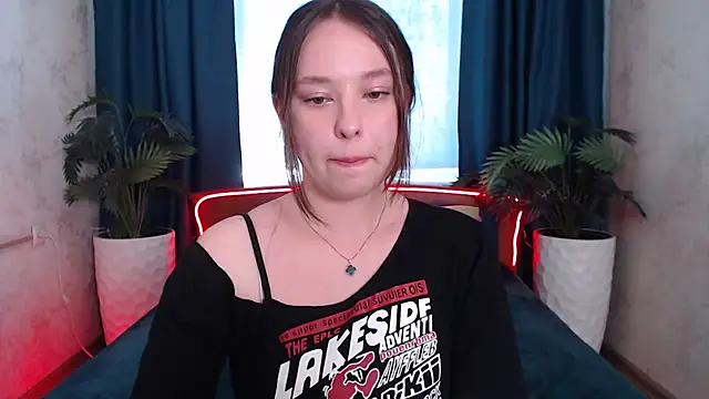 Snapshot of PureLedy chatting on 06.05.26 PureLedy online show from 06.05.26