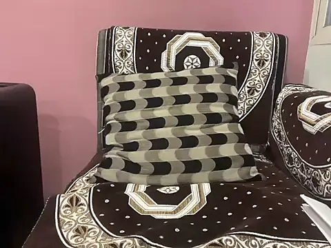 Snapshot of sexyaarsh chatting on 11.25.25 sexyaarsh online show from 11.25.25