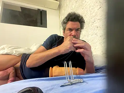 twitshe online show from 10.30.25