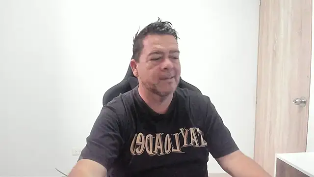 Snapshot of massimo_dannger chatting on 10.23.25 massimo dannger online show from 10.23.25