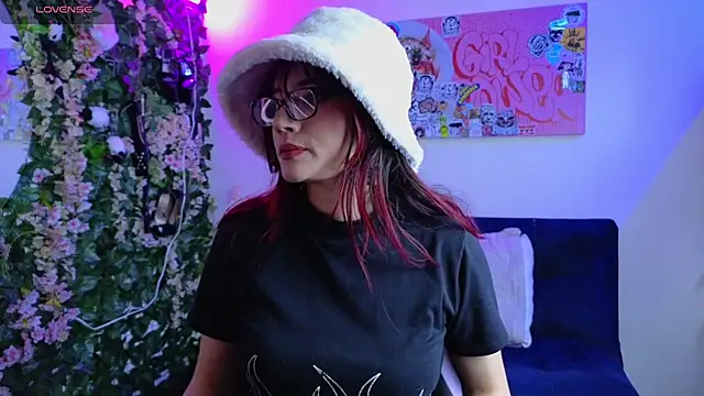 Snapshot of MiaVelvetDoll chatting on 02.20.26 MiaVelvetDoll online show from 02.20.26