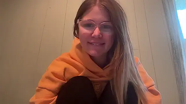 Snapshot of Riley_ray69 chatting on 06.16.26 Riley ray69 online show from 06.16.26