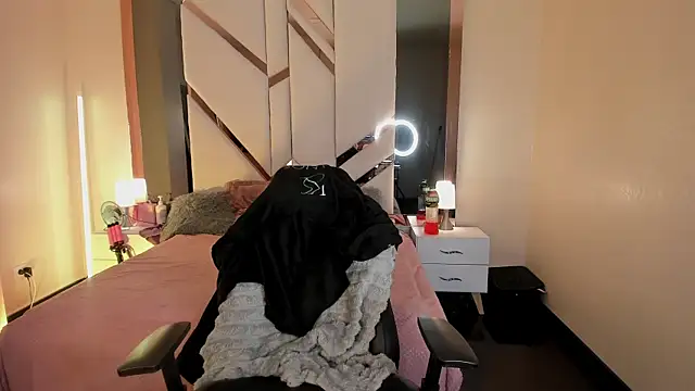 EmmaStonns online show from 03.10.26