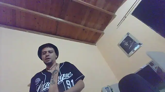 Snapshot of Juuaanp3 chatting on 11.05.25 Juuaanp3 online show from 11.05.25