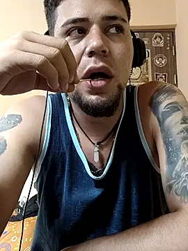 Snapshot of Juuaanp3 chatting on 12.22.25 Juuaanp3 online show from 12.22.25