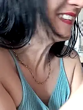 Snapshot of Ternura_Prohibida chatting on 11.13.25 Ternura Prohibida online show from 11.13.25